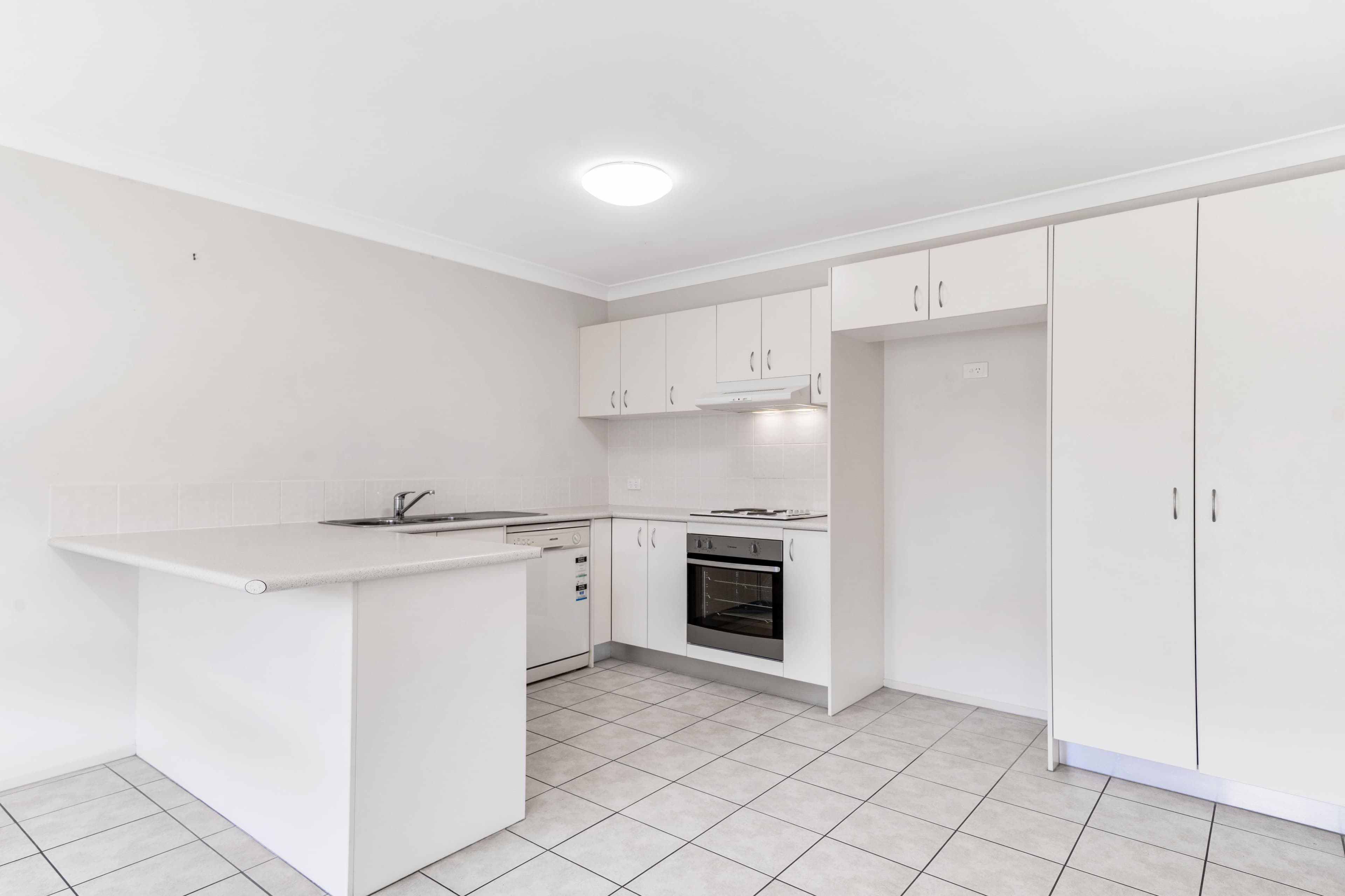8 Shareece Court, Crestmead QLD 4132, Crestmead - Thumbnail 4