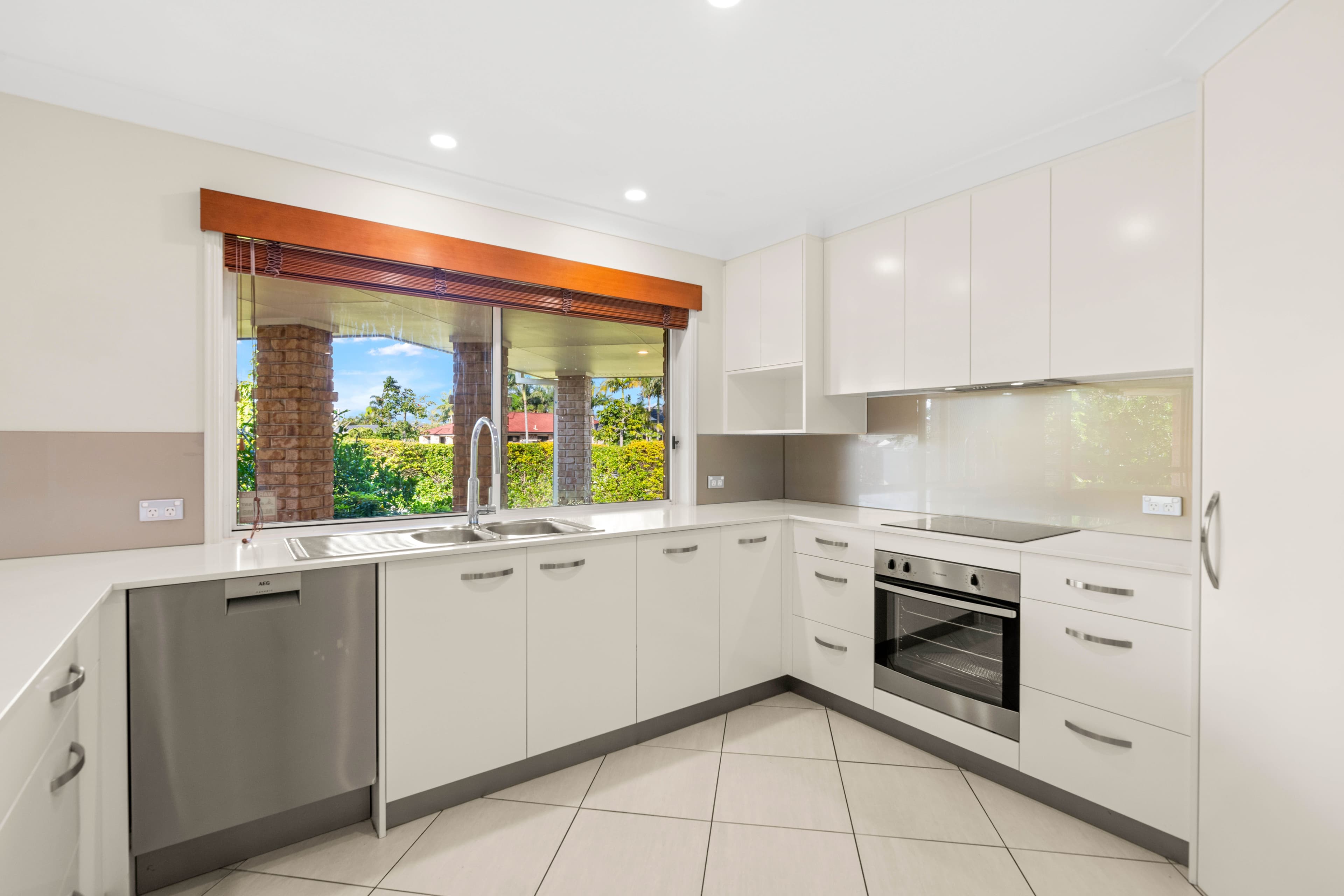 5 Sittella Crescent, Burleigh Waters QLD 4220, Burleigh Waters - Thumbnail 5