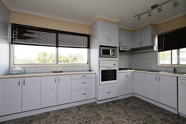 32 Colby Court, BEACONSFIELD QLD 4740, Beaconsfield - Thumbnail 2
