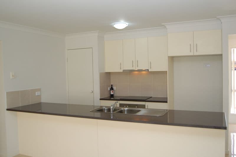 8 Springbrook Avenue, Redlynch, QLD, 4870, Redlynch - Thumbnail 7