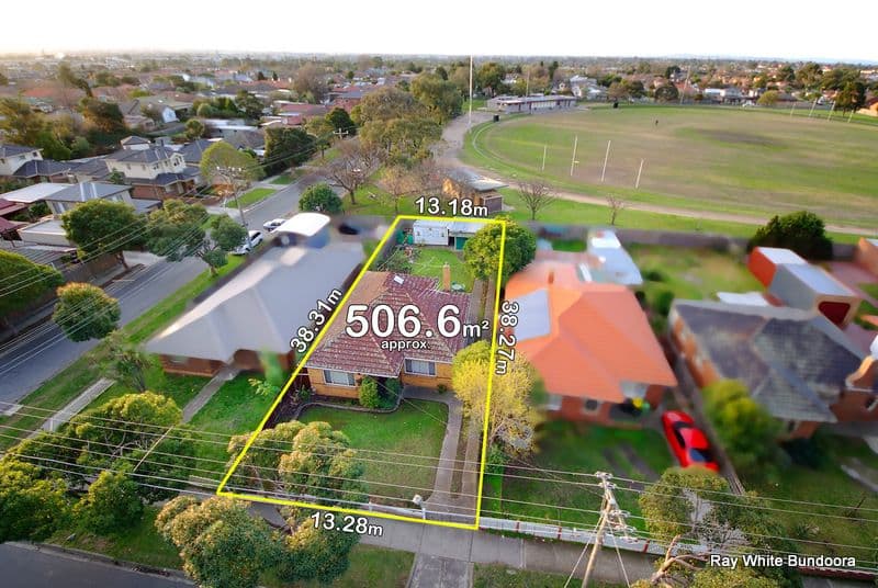 38 Locksley Avenue, RESERVOIR VIC 3073, Reservoir - Image 1