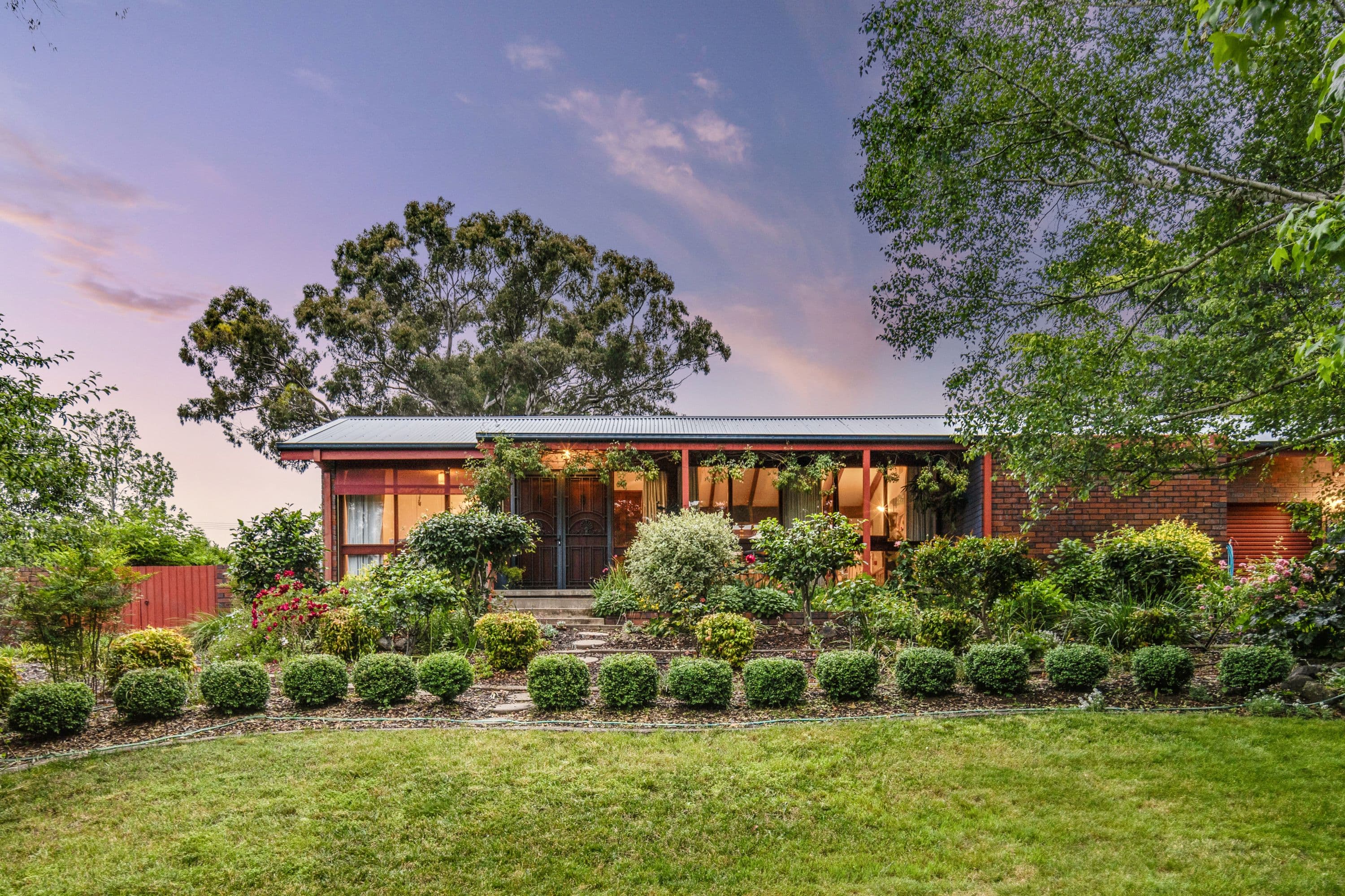 5 McKeahnie Street, Weetangera ACT 2614, Weetangera - Image 1