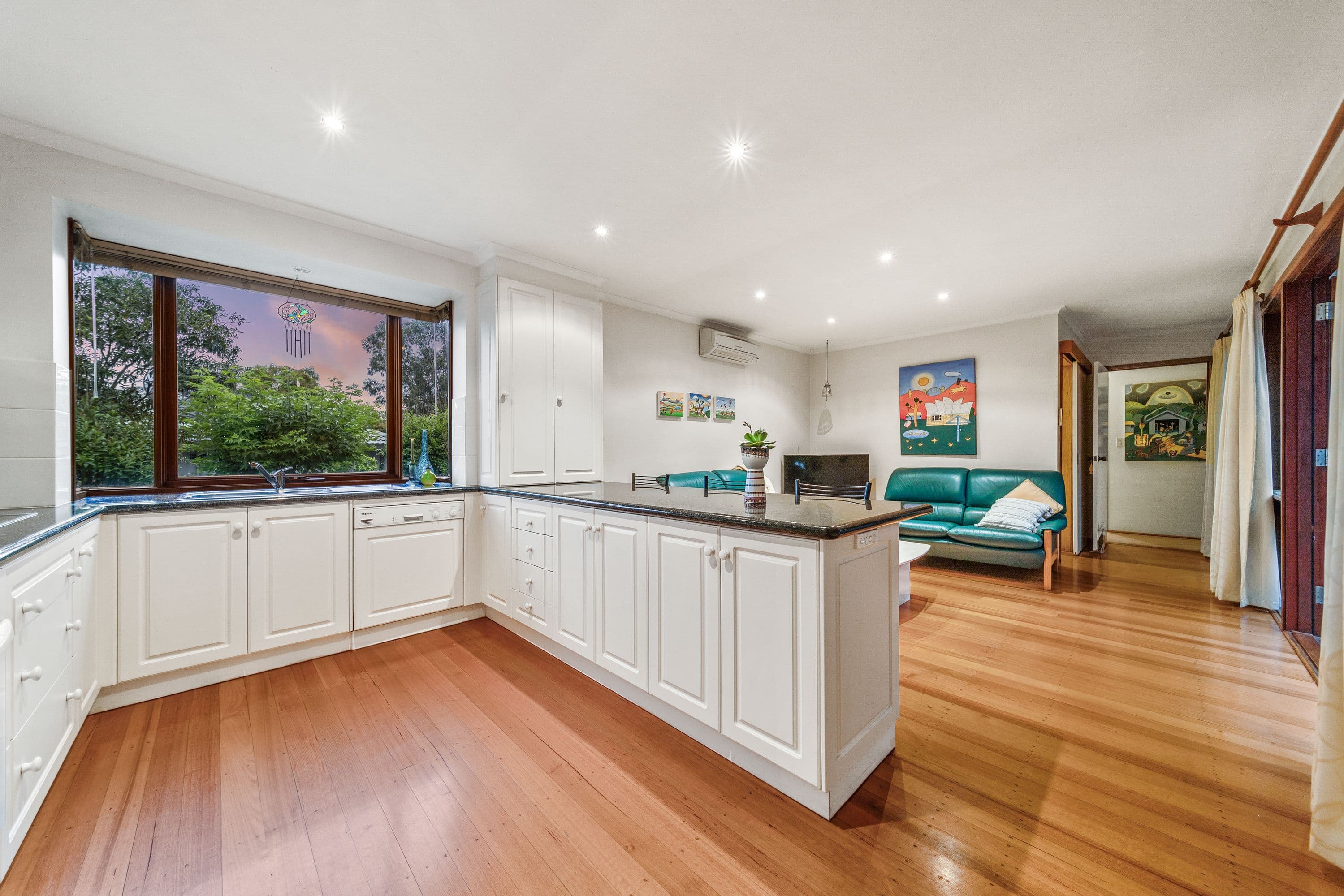 5 McKeahnie Street, Weetangera ACT 2614, Weetangera - Thumbnail 5