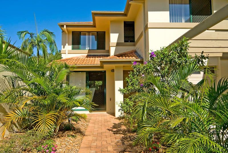 100 Morala Avenue, RUNAWAY BAY QLD 4216, Runaway Bay - Thumbnail 2