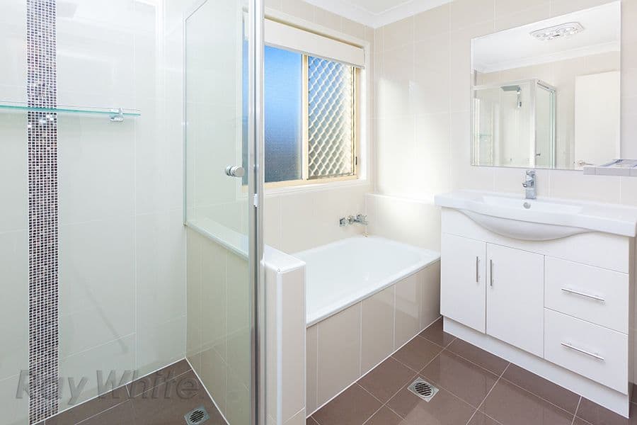 7 Finn Court, CAMIRA QLD 4300, Camira - Thumbnail 6