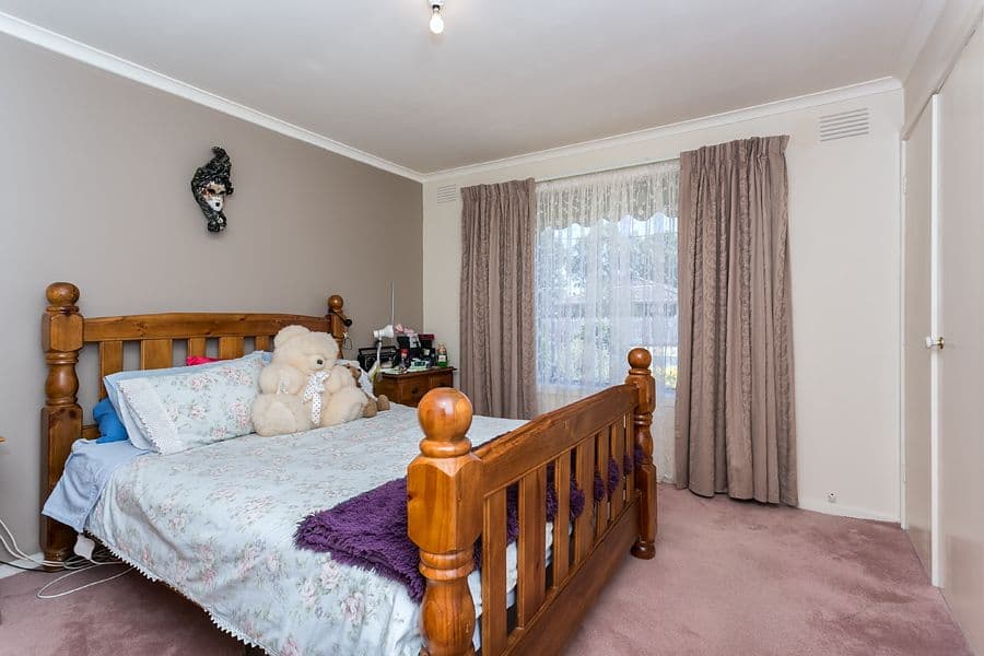 8 Riddle Drive, MELTON VIC 3337, Melton - Thumbnail 5
