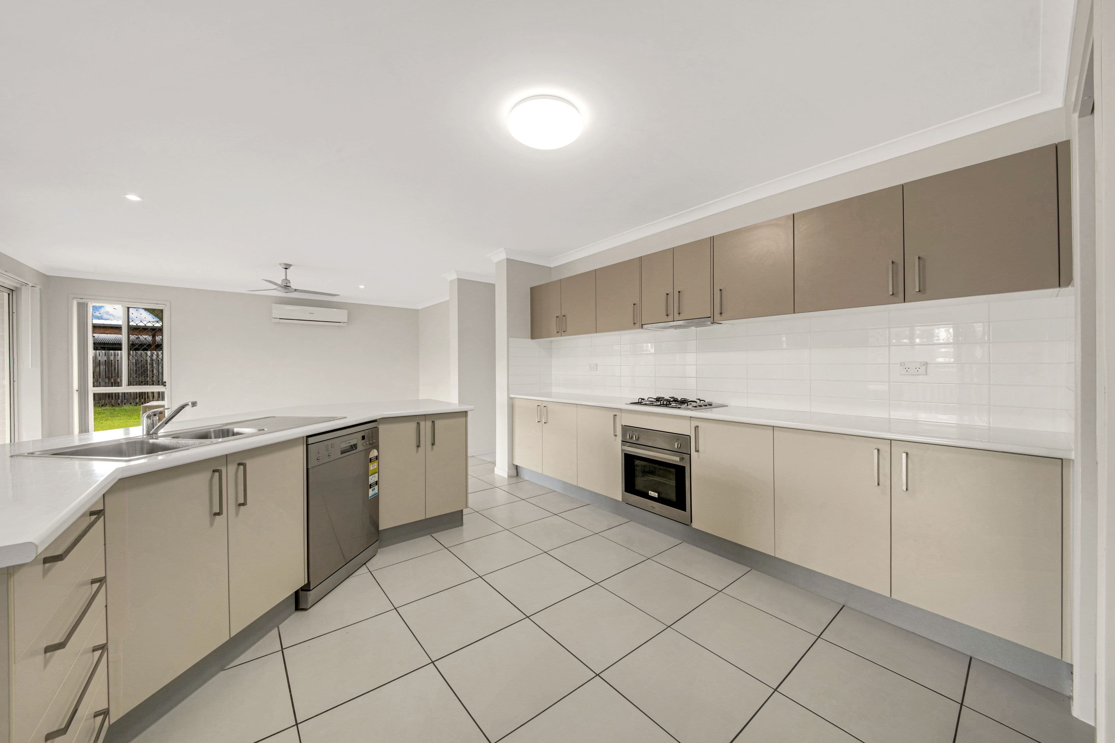 11 Bellbird Circuit, New Auckland QLD 4680, New Auckland - Thumbnail 5