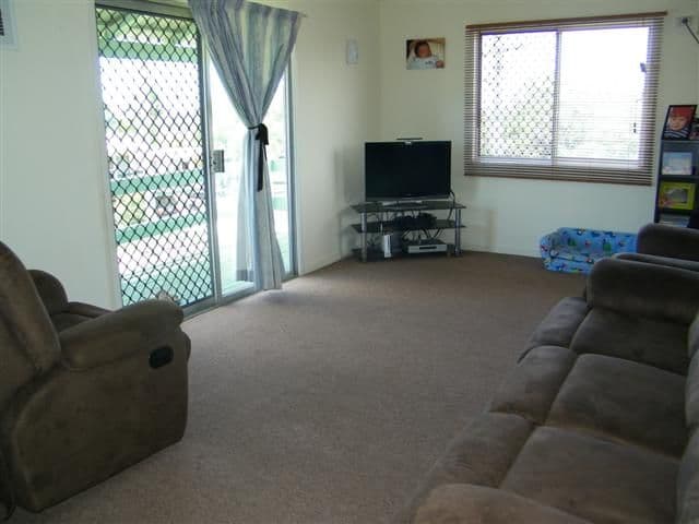 6 Campbell Street, GLADSTONE QLD 4680, Gladstone - Thumbnail 2