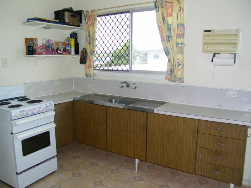 6 Campbell Street, GLADSTONE QLD 4680, Gladstone - Thumbnail 5