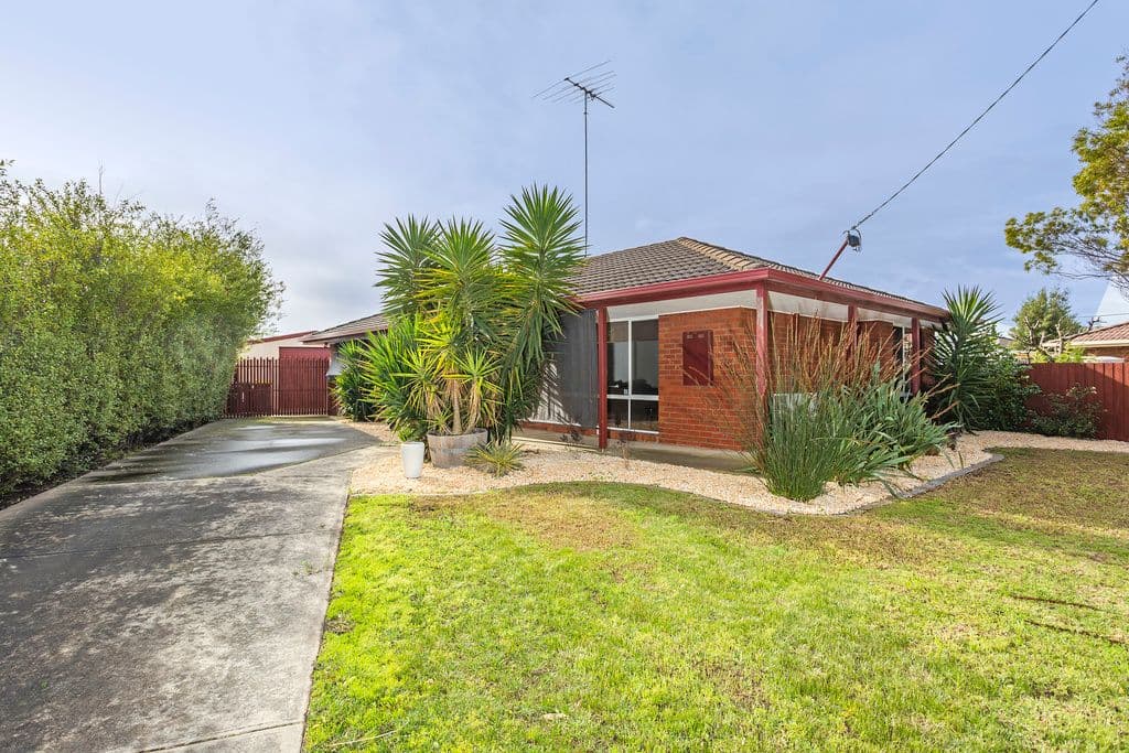 11 Homestead Drive, ST ALBANS PARK VIC 3219, St Albans Park - Image 1