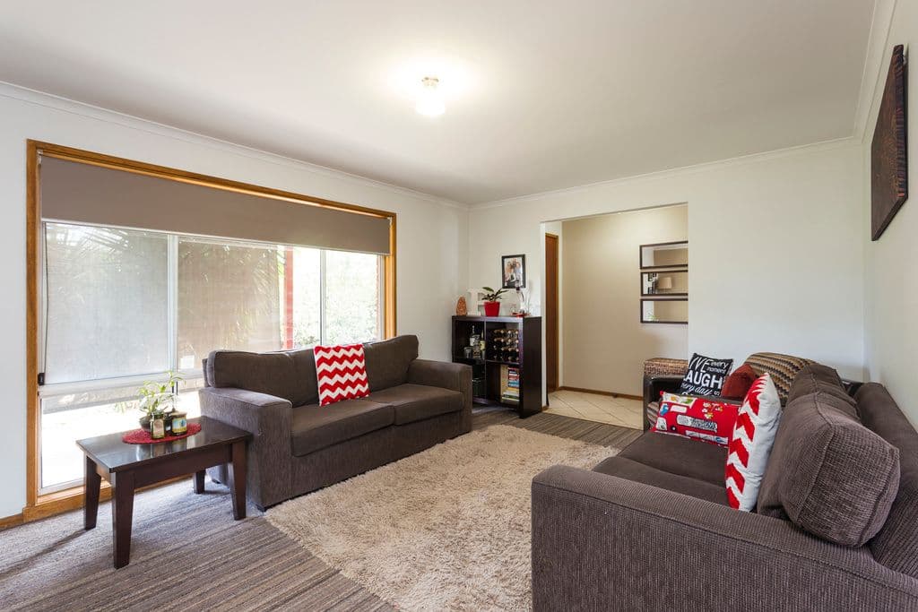 11 Homestead Drive, ST ALBANS PARK VIC 3219, St Albans Park - Thumbnail 2