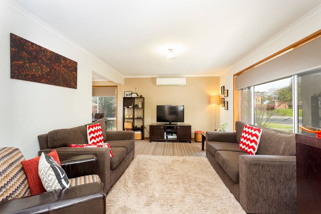11 Homestead Drive, ST ALBANS PARK VIC 3219, St Albans Park - Thumbnail 3