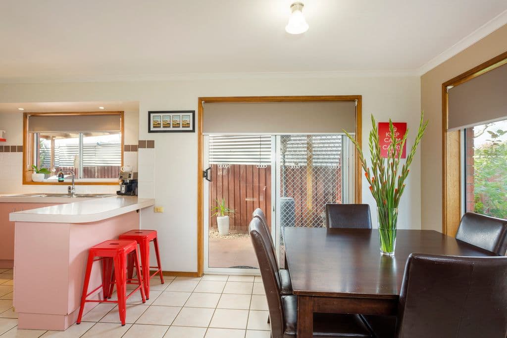 11 Homestead Drive, ST ALBANS PARK VIC 3219, St Albans Park - Thumbnail 5