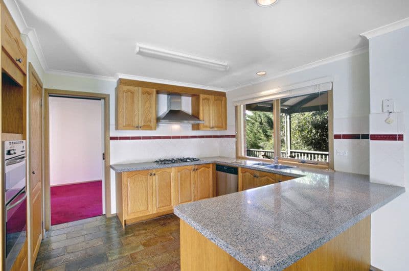 55 CROYDON HILLS Drive, CROYDON HILLS VIC 3136, Croydon Hills - Thumbnail 3