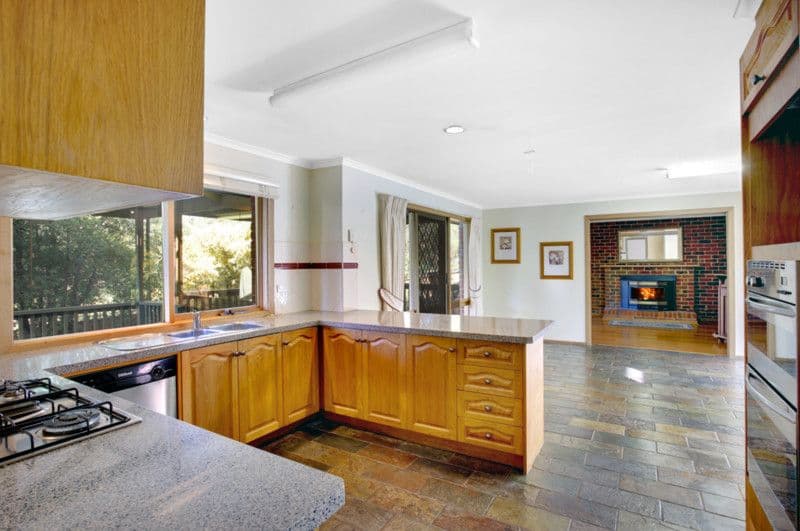 55 CROYDON HILLS Drive, CROYDON HILLS VIC 3136, Croydon Hills - Thumbnail 4