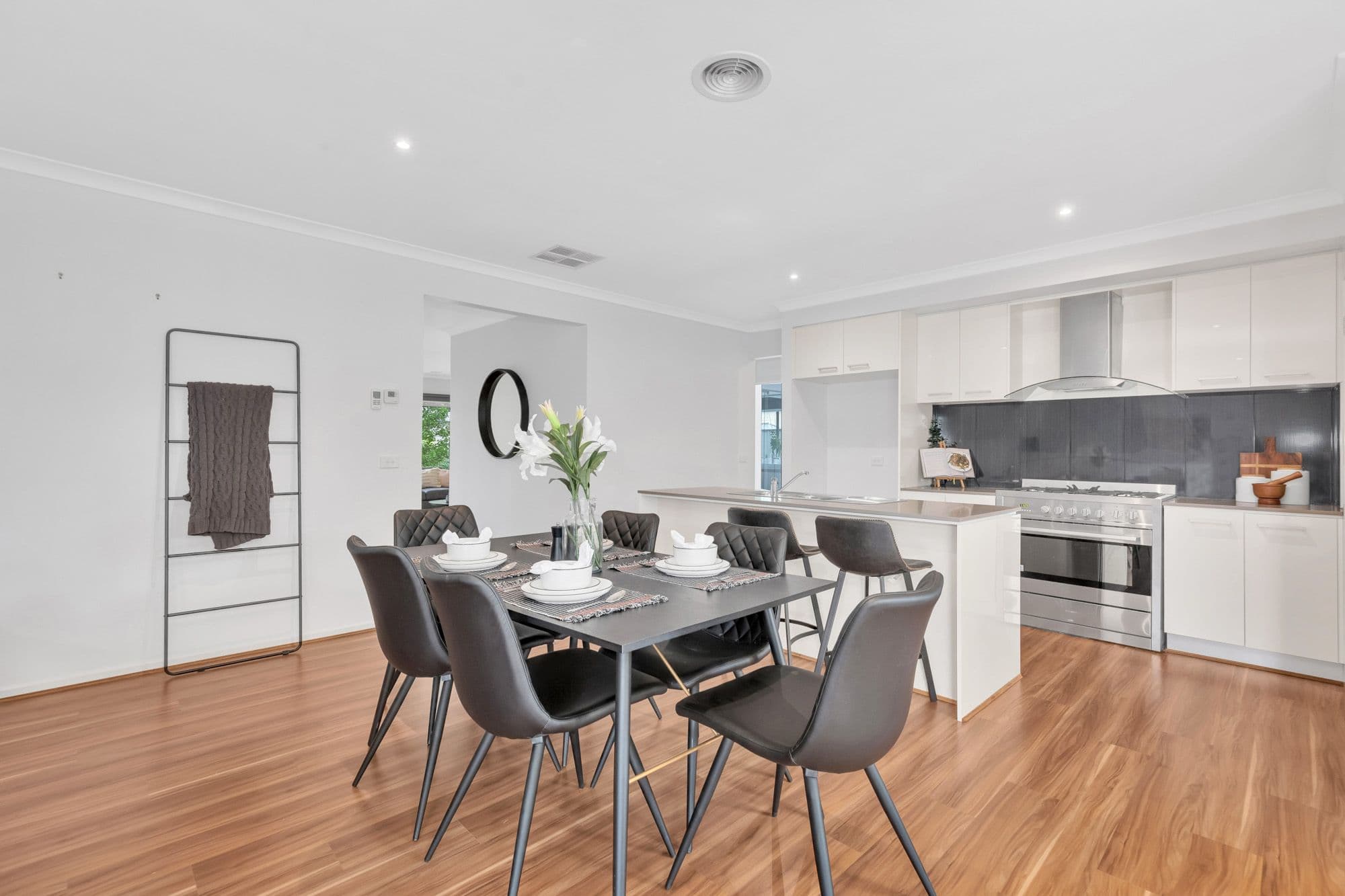 4 Kinnear Avenue, Tarneit VIC 3029, Tarneit - Thumbnail 3