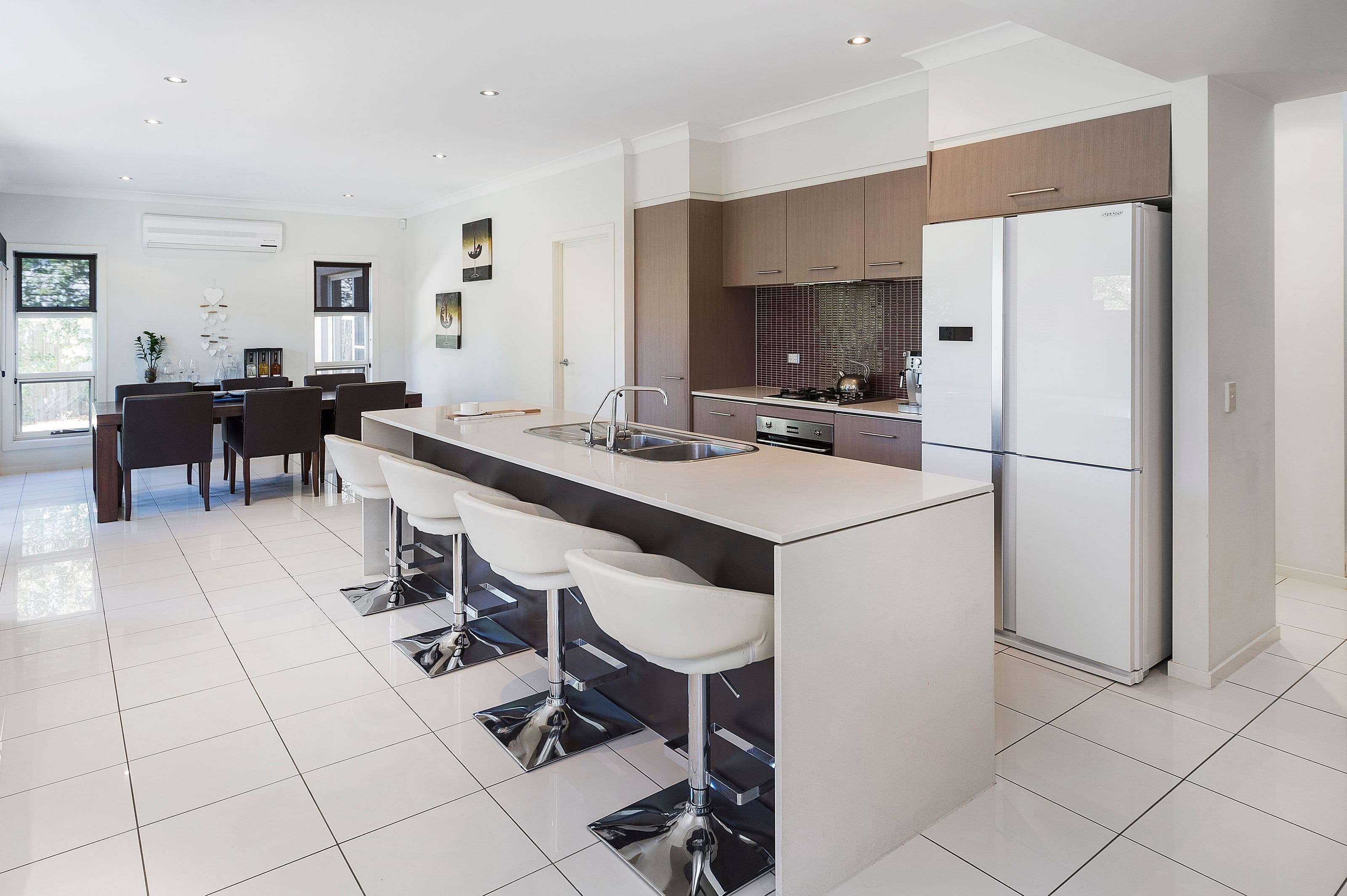 14 Cova Boulevard, Hope Island QLD 4212, Hope Island - Thumbnail 2