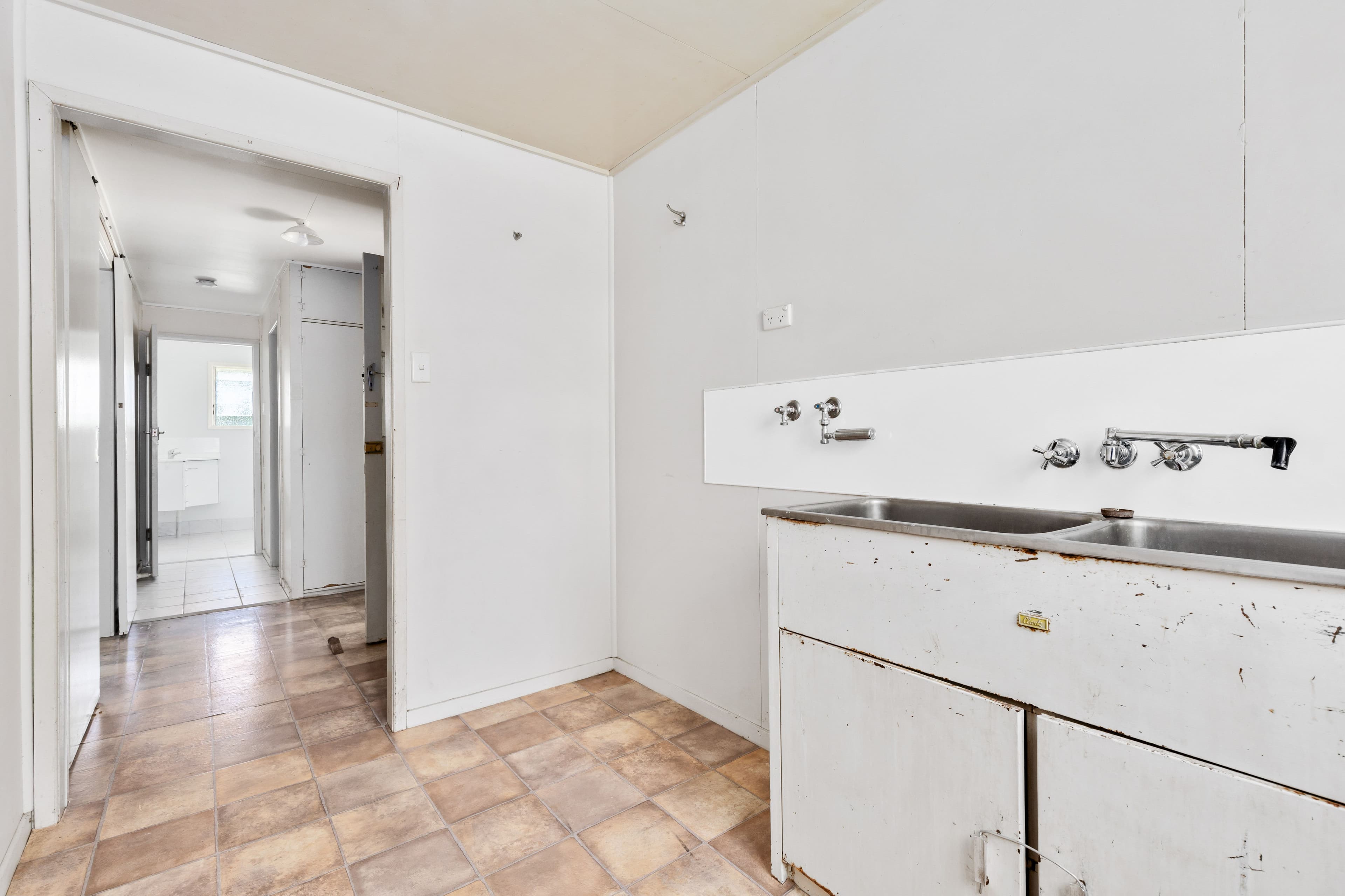 77 Anakie Street, Emerald QLD 4720, Emerald - Thumbnail 7