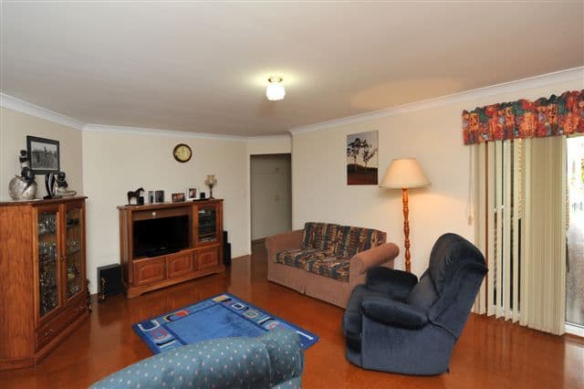 11 Jonquil Court, MIDDLE RIDGE QLD 4350, Middle Ridge - Thumbnail 3