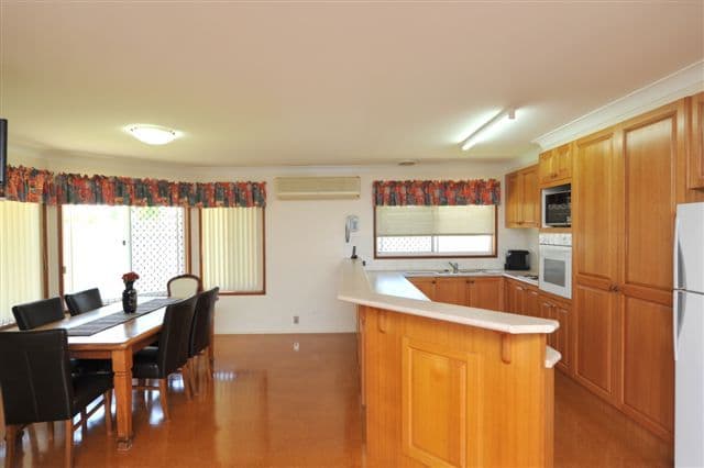 11 Jonquil Court, MIDDLE RIDGE QLD 4350, Middle Ridge - Thumbnail 4