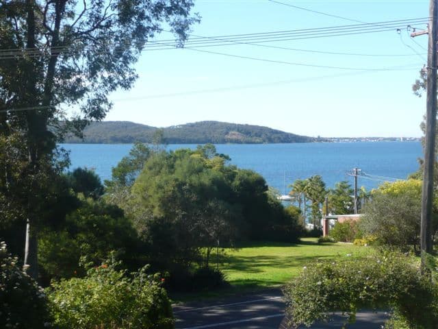 8 Amelia Street, CAREY BAY NSW 2283, Carey Bay - Thumbnail 2
