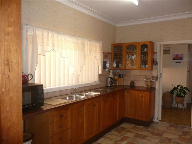 8 Amelia Street, CAREY BAY NSW 2283, Carey Bay - Thumbnail 4
