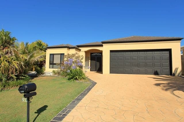 228 Barolin Esplanade, CORAL COVE QLD 4670, Coral Cove - Thumbnail 3