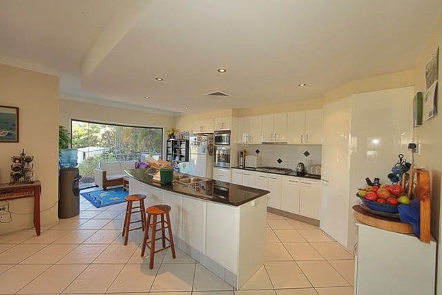 228 Barolin Esplanade, CORAL COVE QLD 4670, Coral Cove - Thumbnail 8