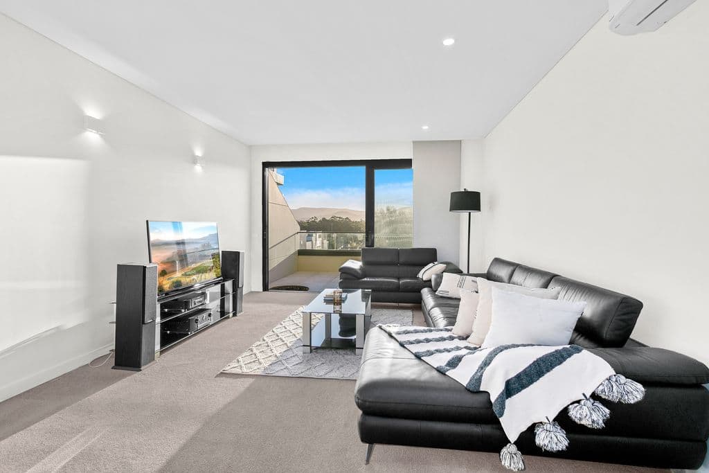 110/83 Campbell Street, Wollongong - Image 1