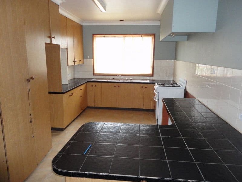 30 Bellevue Street, TEMORA NSW 2666, Temora - Thumbnail 2