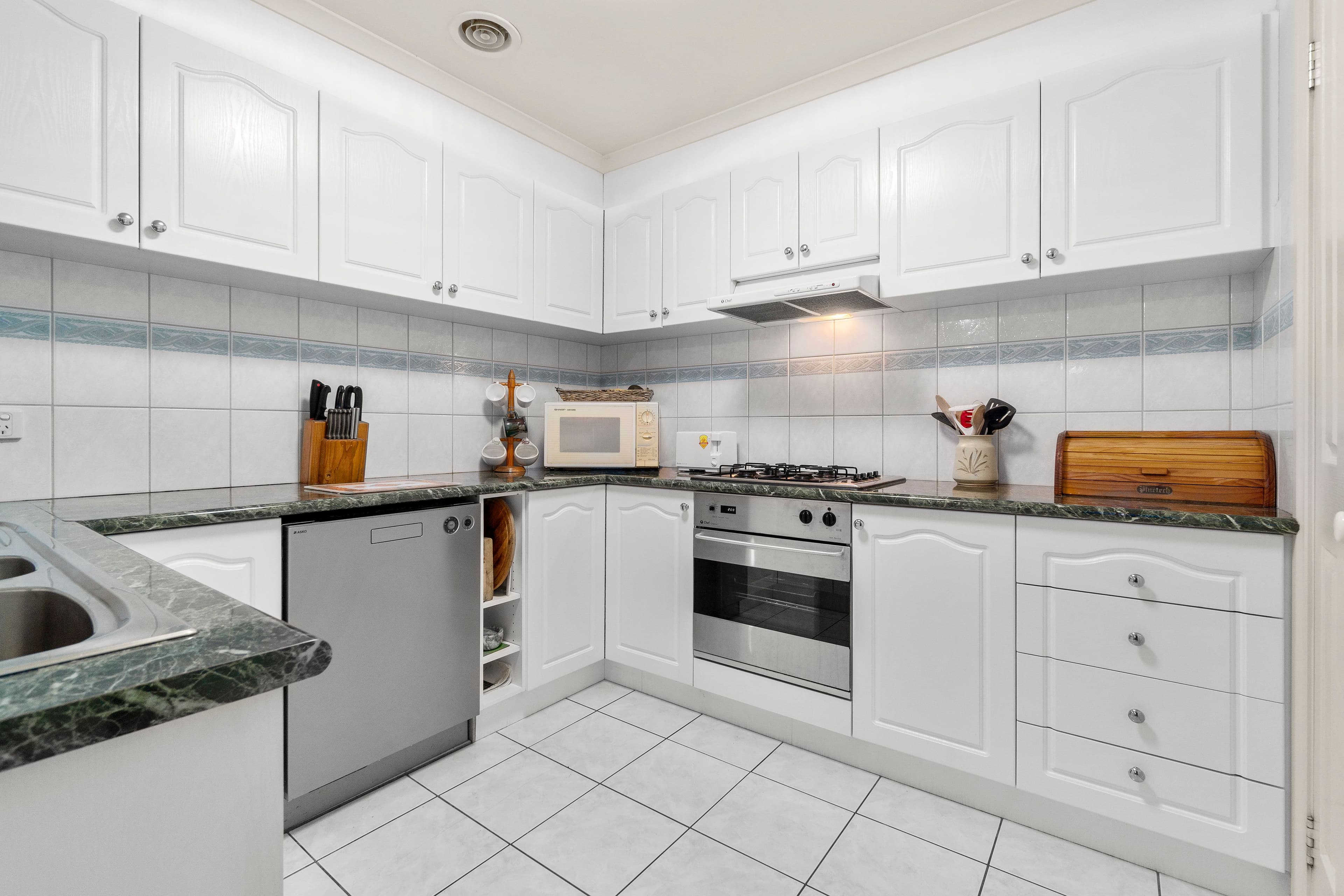 7 Adam Place, Mill Park VIC 3082, Mill Park - Thumbnail 2