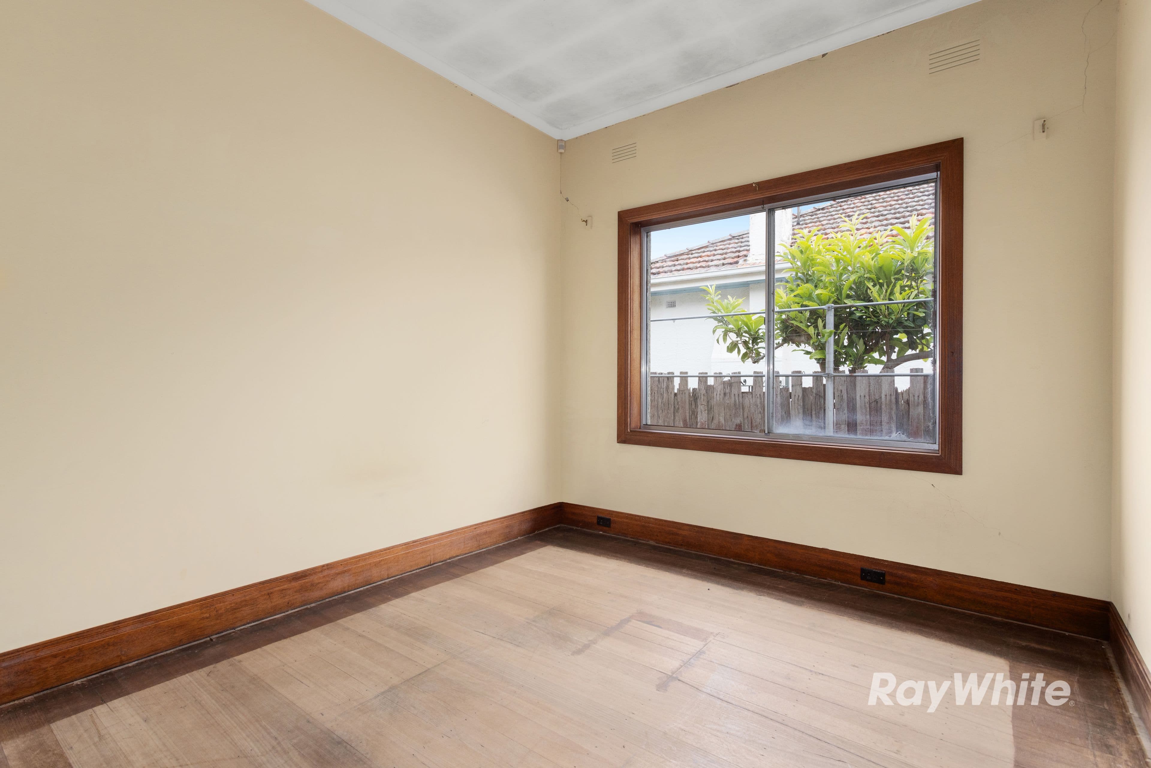 49 Shepparson Avenue, Carnegie VIC 3163, Carnegie - Thumbnail 4