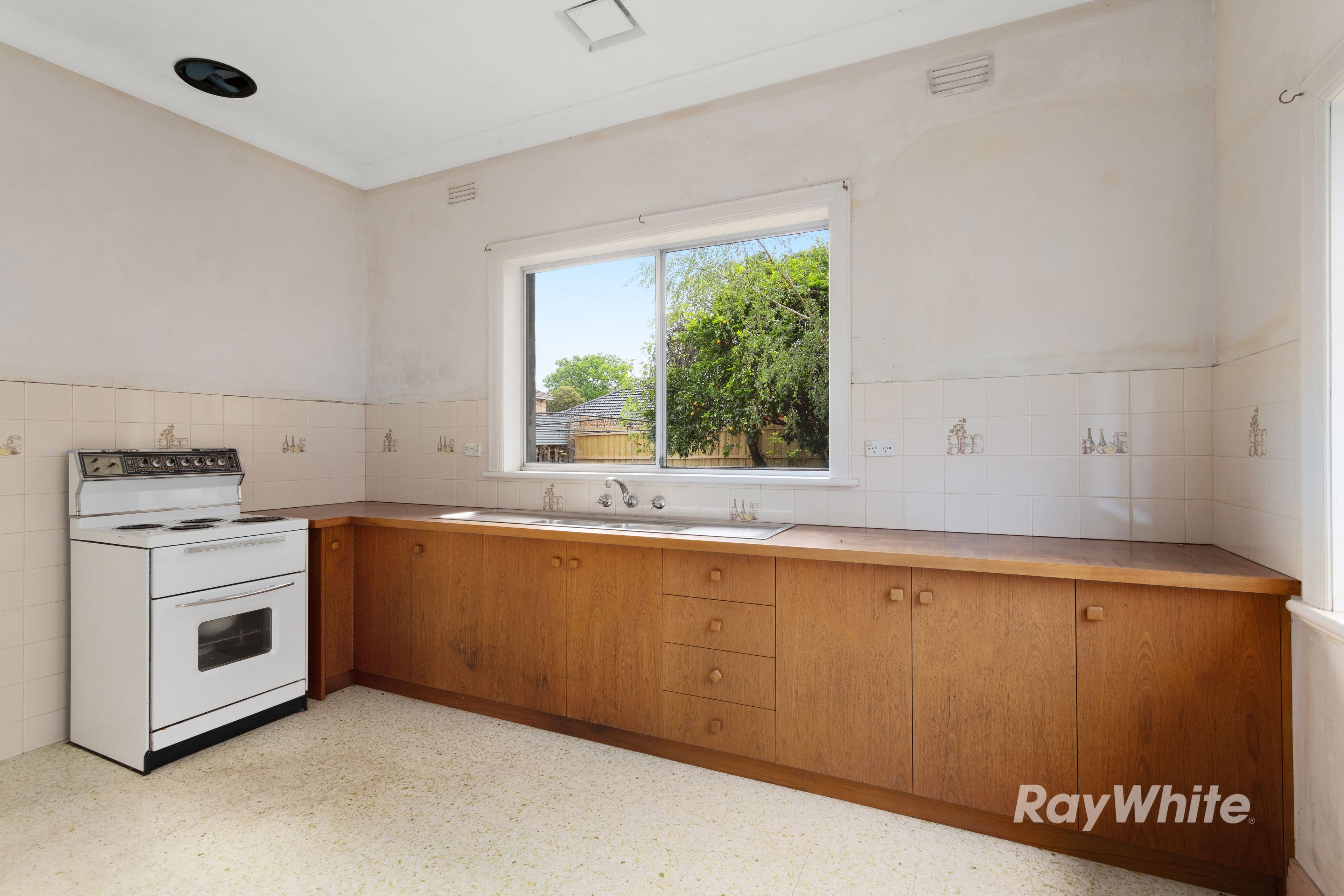 49 Shepparson Avenue, Carnegie VIC 3163, Carnegie - Thumbnail 5