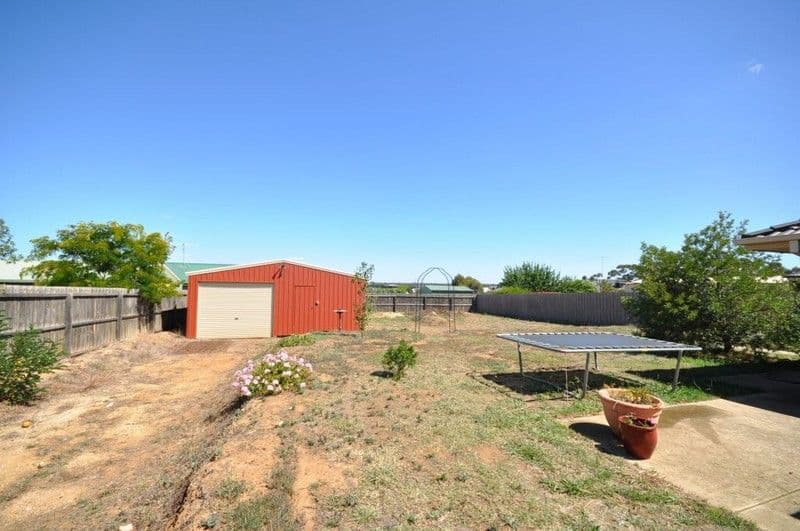 22 Earl Crescent, BANNOCKBURN VIC 3331, Bannockburn - Thumbnail 2