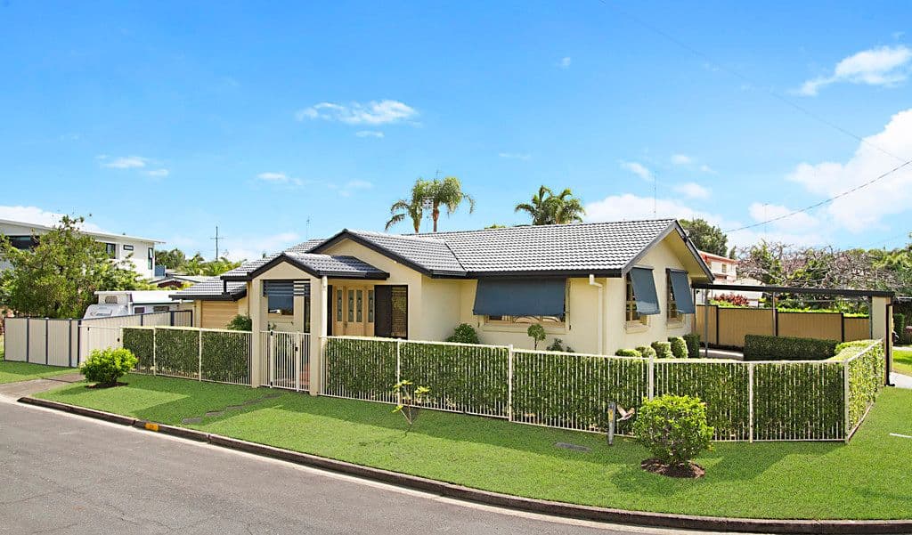 29 Ilkinia Avenue, Broadbeach Waters QLD 4218, Broadbeach Waters - Thumbnail 2