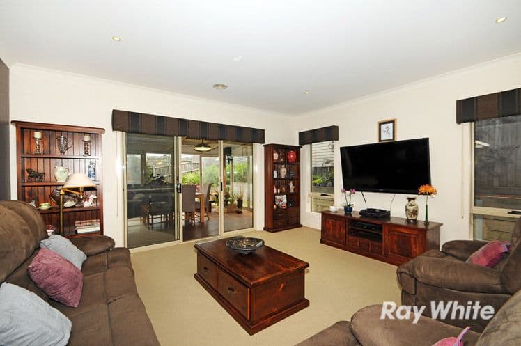 16 Flora Park Way, Carrum Downs VIC 3201, Carrum Downs - Thumbnail 3