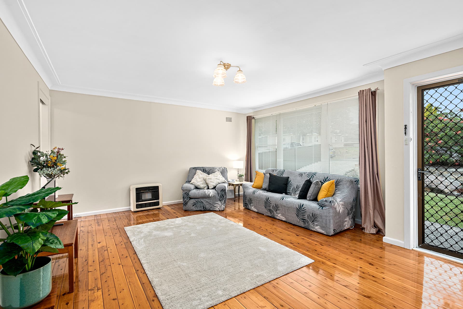 121 Thurlgona Road, Engadine, Engadine - Thumbnail 2
