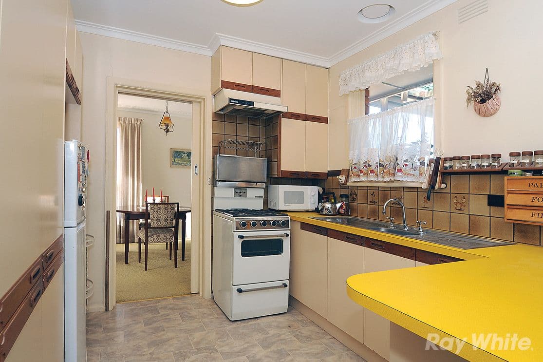 24 Delmore Crescent, GLEN WAVERLEY VIC 3150, Glen Waverley - Thumbnail 4