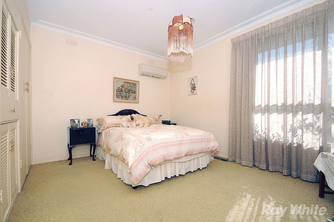 24 Delmore Crescent, GLEN WAVERLEY VIC 3150, Glen Waverley - Thumbnail 5