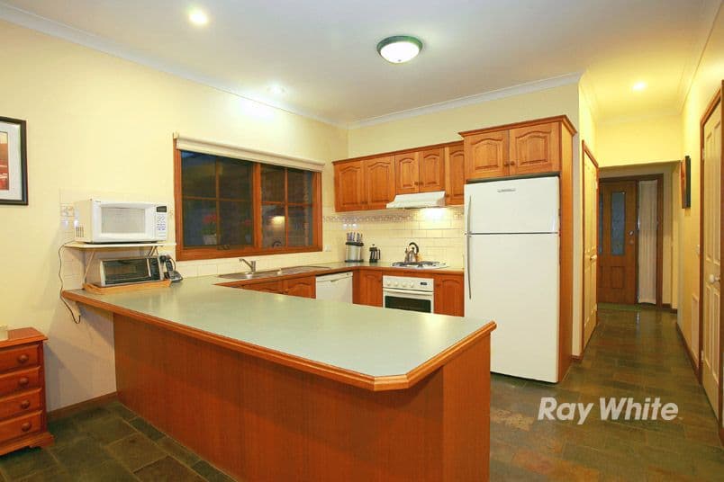 32 Lawless Drive, CRANBOURNE NORTH VIC 3977, Cranbourne North - Thumbnail 3