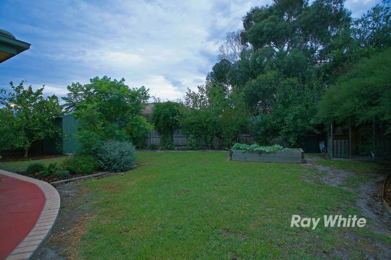 32 Lawless Drive, CRANBOURNE NORTH VIC 3977, Cranbourne North - Thumbnail 7