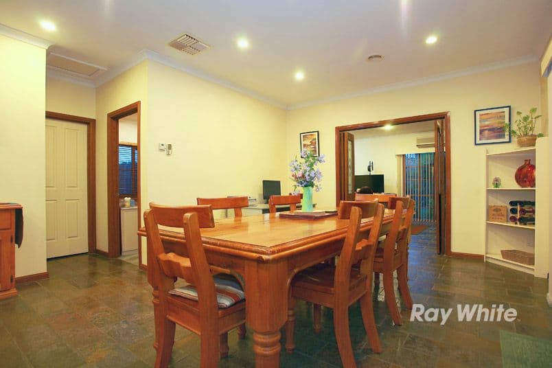 32 Lawless Drive, CRANBOURNE NORTH VIC 3977, Cranbourne North - Thumbnail 8