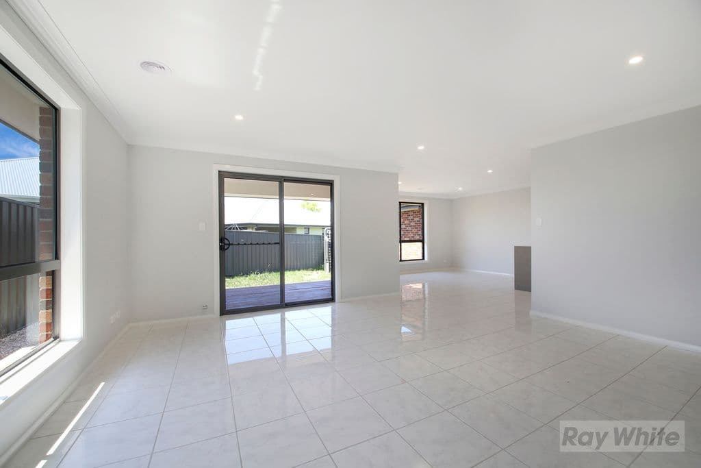 17B Mewburn Drive, Goulburn NSW 2580, Goulburn - Thumbnail 3