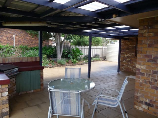9 Jull Drive, CENTENARY HEIGHTS QLD 4350, Centenary Heights - Thumbnail 4