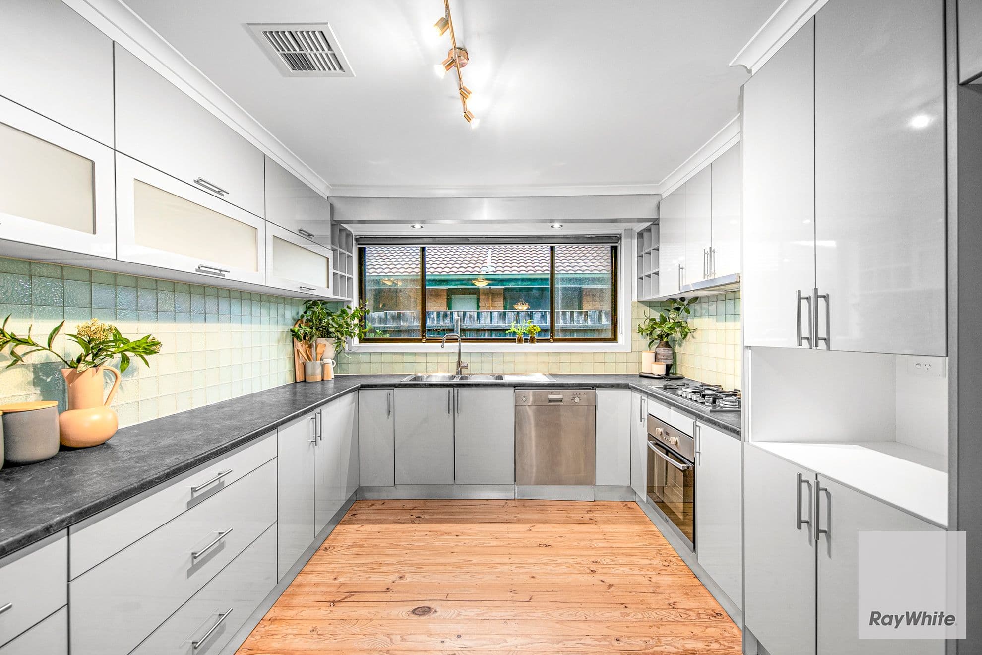 41 Wimmera Crescent, Keilor Downs VIC 3038, Keilor Downs - Thumbnail 2