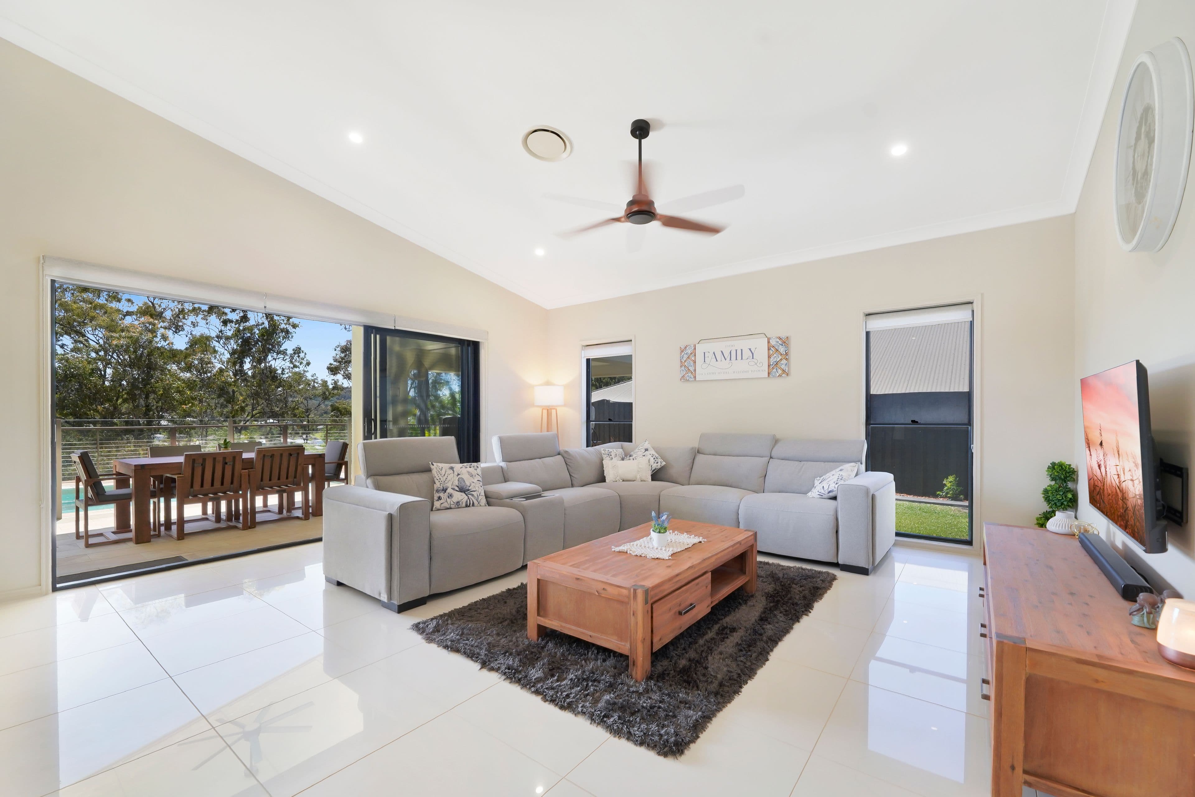 44 Harmsworth Road, Pacific Pines QLD 4211, Pacific Pines - Thumbnail 3