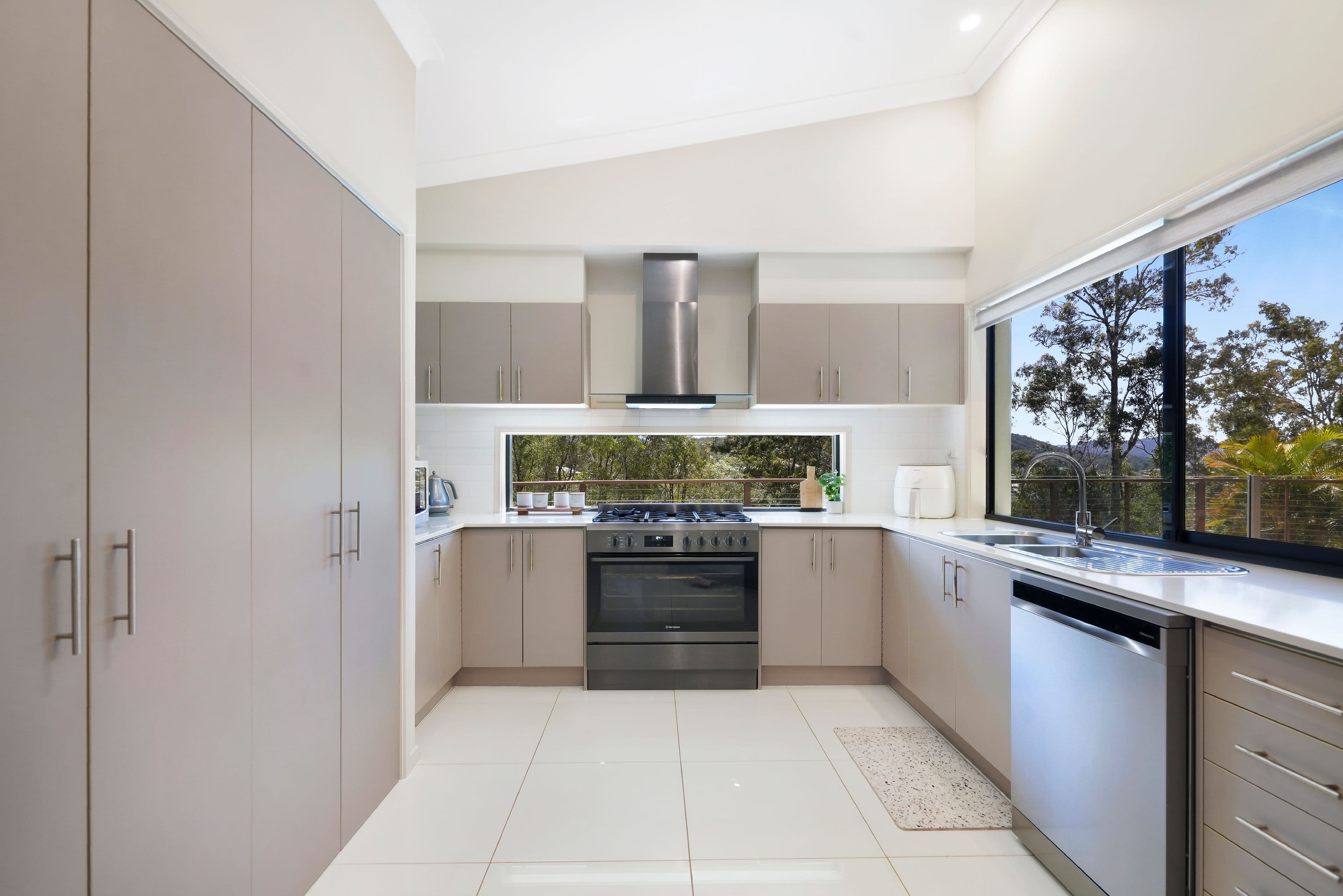 44 Harmsworth Road, Pacific Pines QLD 4211, Pacific Pines - Thumbnail 6