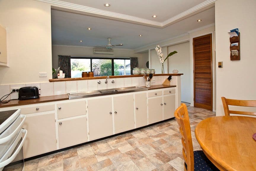 18 Madeline Street, GLEN WAVERLEY VIC 3150, Glen Waverley - Thumbnail 2