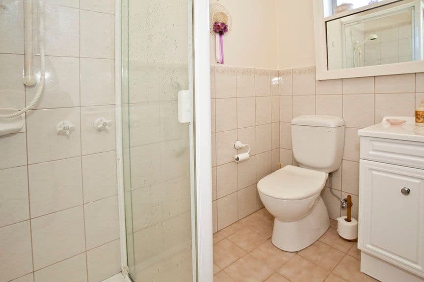 18 Madeline Street, GLEN WAVERLEY VIC 3150, Glen Waverley - Thumbnail 6