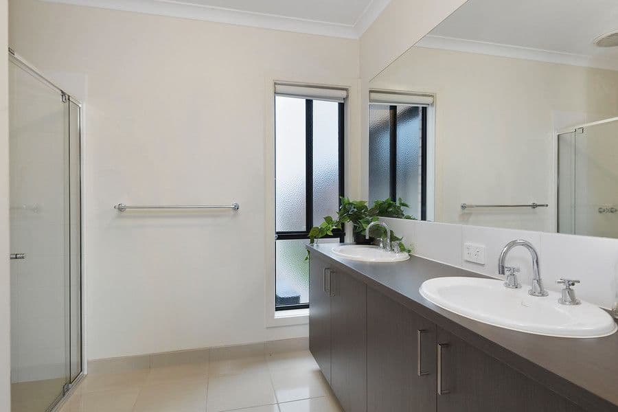 101 Wurrook Circuit, North Geelong VIC 3215, North Geelong - Thumbnail 5